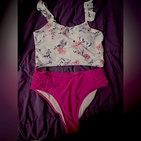 New bikini - Picture 1 of 1